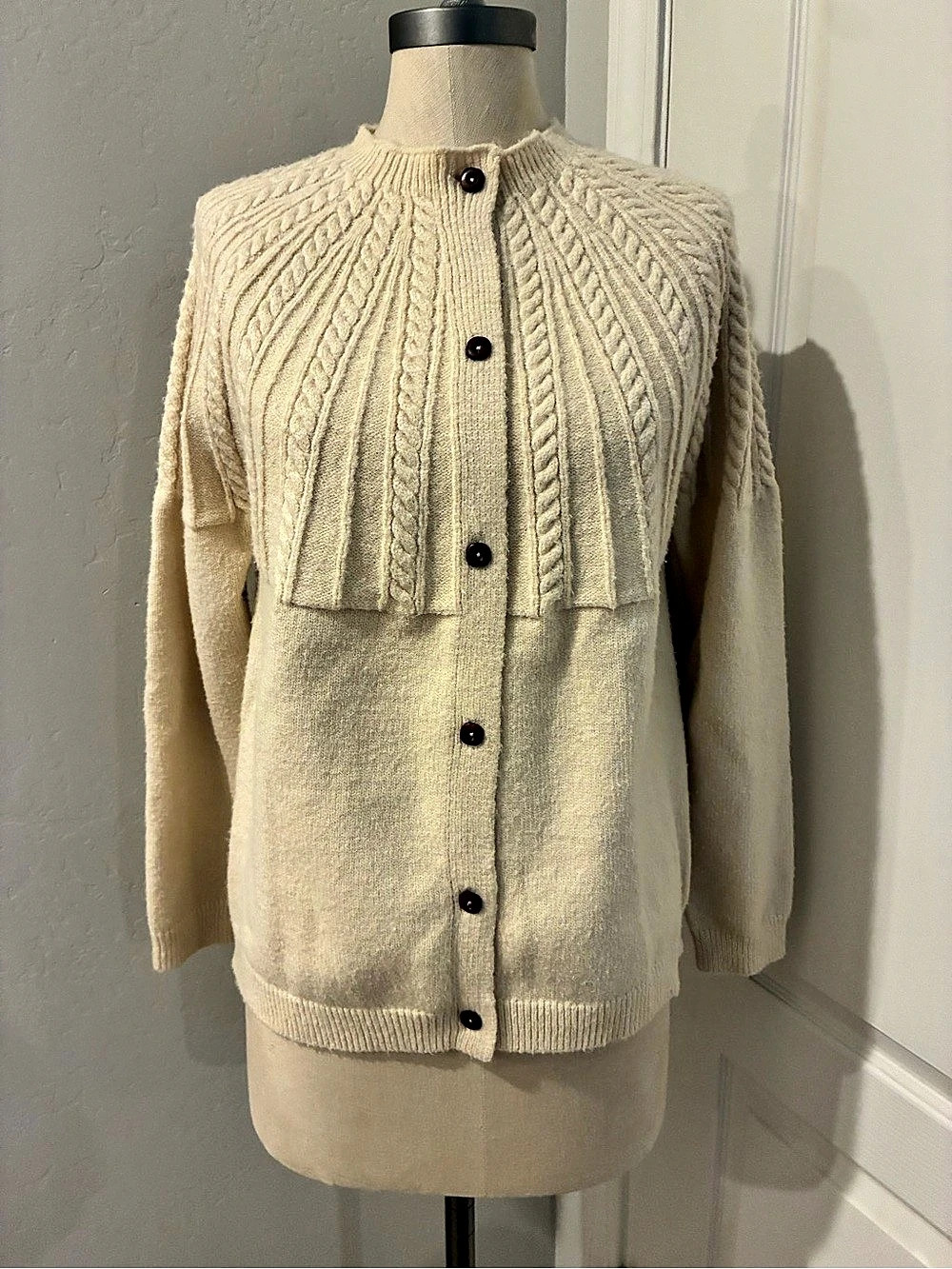 DOKOTOO Ivory Cable Knit Radial Yoke Button Front Cardigan Sweater size S.